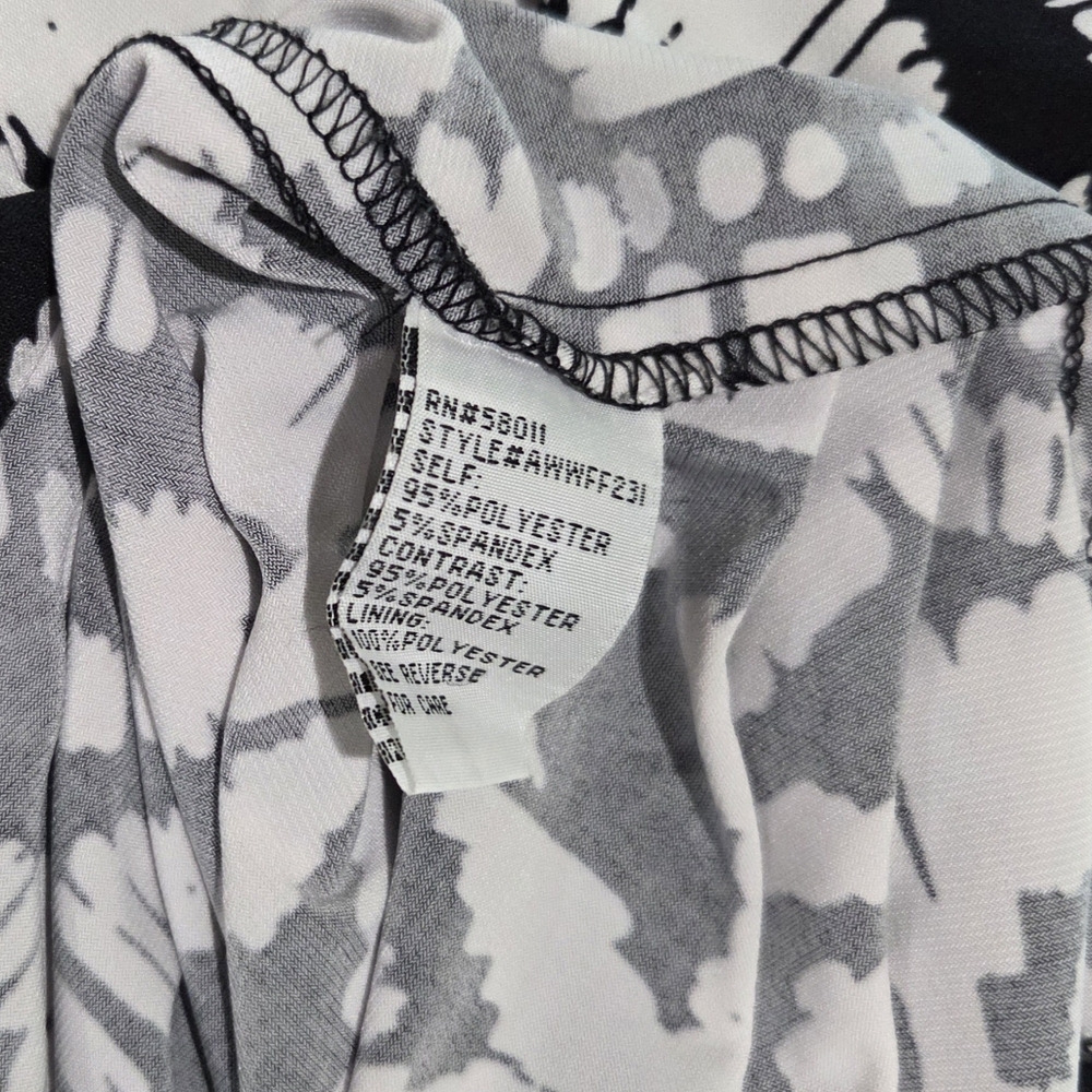 Sangria - B&W Tribal Print Dress - Picture 9 of 10